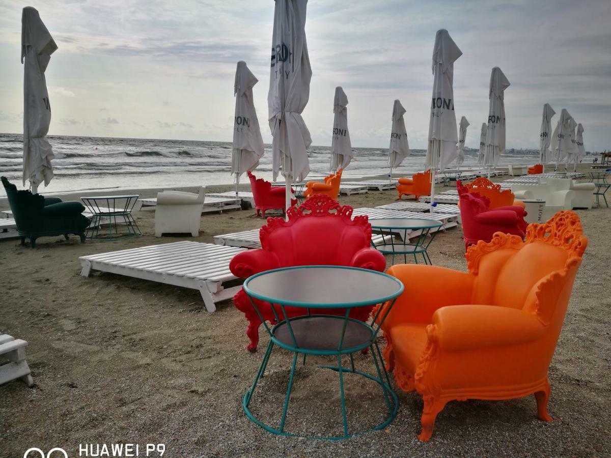 Luxury Studio 42 De Silva Mamaia Exteriér fotografie