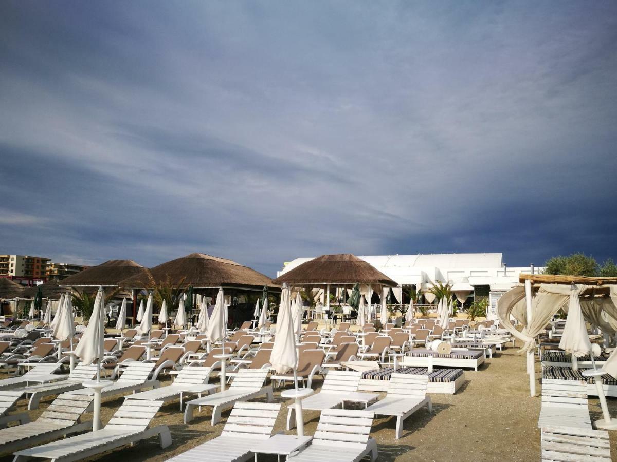 Luxury Studio 42 De Silva Mamaia Exteriér fotografie