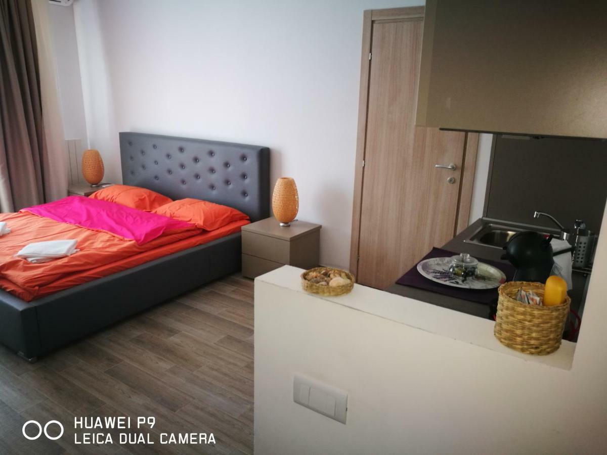 Luxury Studio 42 De Silva Mamaia Exteriér fotografie