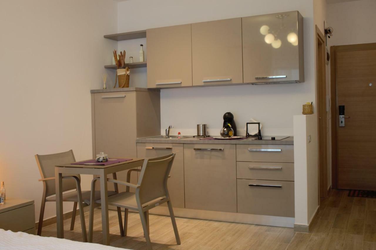 Luxury Studio 42 De Silva Mamaia Exteriér fotografie